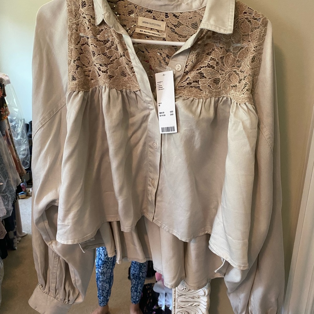 UO LACE TOP - Picture 2 of 2